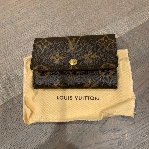 Louis Vuitton 6 key holders - Picture 4 of 5